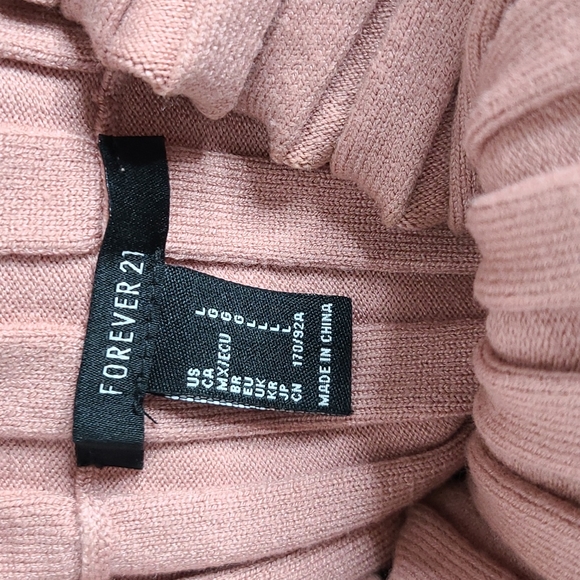 Sweater Size Large Blush Pink Off  Shoulder Lightweight Ribbed Knit Sexy Fall - Picture 5 of 6